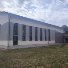 budynek sali gimnastycznej pod koniec etapu budowy